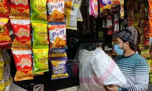 Quick Commerce: ఒక్క ఏడాదిలో మూతబడిన 2 లక్షల కిరాణా స్టోర్లు