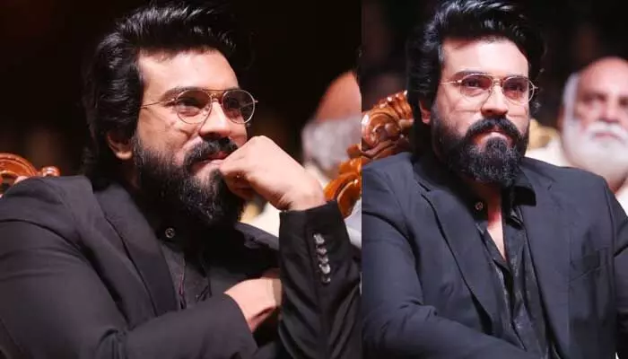 Ram Charan : కళ్లజోడు పెట్టుకుని, ఫుల్ గడ్డంతో మాస్ లుక్లో ఎంట్రీ ఇచ్చిన చరణ్.. ఫ్యాన్స్కు కిక్కుస్తోన్న పిక్స్ వైరల్ Ram Charan : కళ్లజోడు పెట్టుకుని, ఫుల్ గడ్డంతో మాస్ లుక్లో ఎంట్రీ ఇచ్చిన చరణ్.. ఫ్యాన్స్కు కిక్కుస్తోన్న పిక్స్ వైరల్