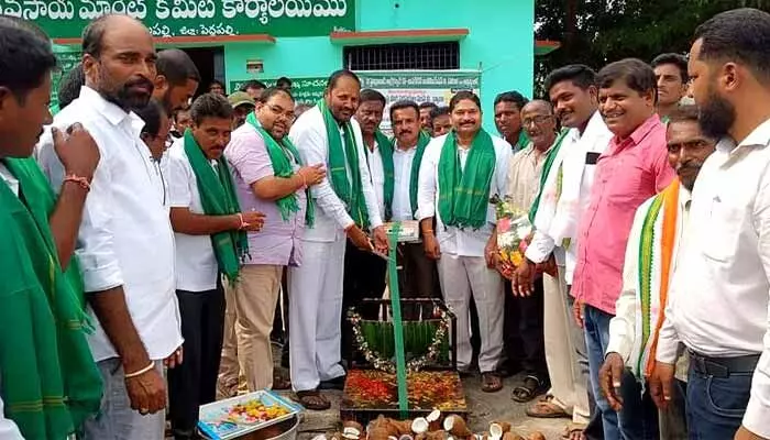 MLA :రైతుల ముఖాల్లో ఆనందం వెల్లివిరియాలి MLA :రైతుల ముఖాల్లో ఆనందం వెల్లివిరియాలి