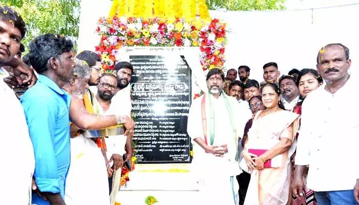 Bhatti Vikramarka:రూ.26 కోట్లతో రోడ్డు పనులు Bhatti Vikramarka:రూ.26 కోట్లతో రోడ్డు పనులు