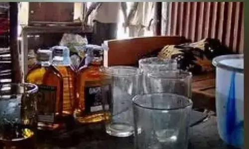 belt shops : సిండికేట్ దందా.. మద్యం దుకాణాల్లో దోపిడి..