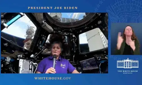 Astronaut Sunita Williams : అంతరిక్షం నుంచి సునీతా దీపావళి గ్రీటింగ్స్..వైరల్ గా వీడియో