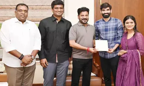 Srikanth Kidambi : మా పెళ్ళికి రండి..సీఎం రేవంత్ రెడ్డికి శుభలేఖ అందించిన పద్మశ్రీ కిదాంబి శ్రీకాంత్ దంపతులు