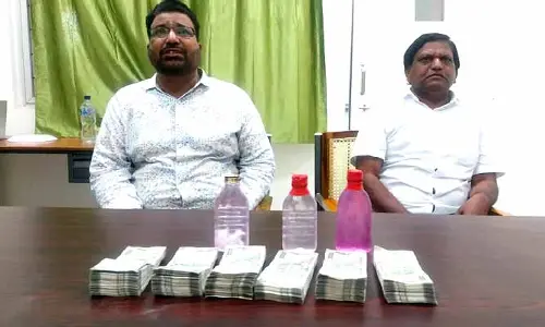 ACB :ఏసీబీకి చిక్కిన మెడికల్ కళాశాల అధికారులు
