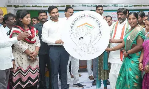 Deputy CM : దేశం మన వైపు చూసేలా ఇందిరా మహిళా డెయిరీలు విజయం సాధించాలి