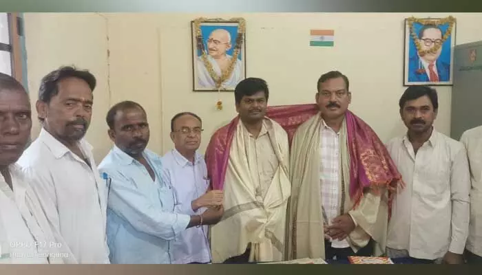 Tahsildar : దుద్యాల నయాబ్ (ఉప) తహశీల్దార్ గా వీరేష్ బాధ్యతలు.. Tahsildar : దుద్యాల నయాబ్ (ఉప) తహశీల్దార్ గా వీరేష్ బాధ్యతలు..