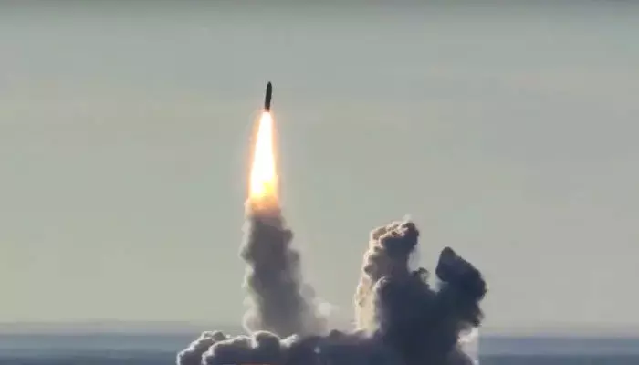 Russias : రష్యా అణ్వస్త్ర ప్రయోగాల పరీక్షలతో అప్రమత్తమైన నాటో Russias : రష్యా అణ్వస్త్ర ప్రయోగాల పరీక్షలతో అప్రమత్తమైన నాటో