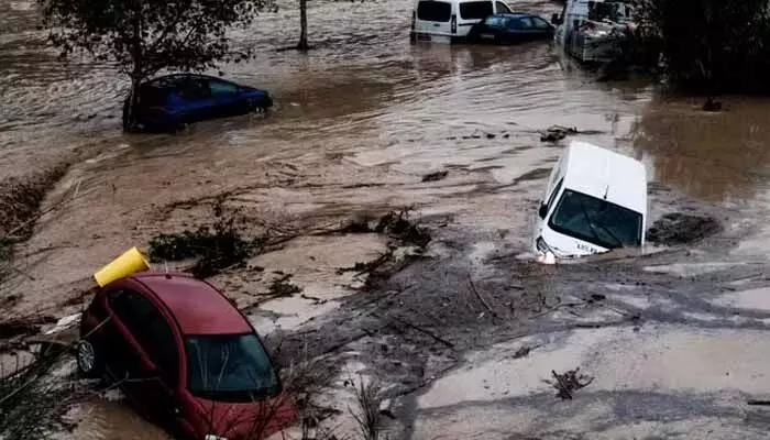 Spain Floods: స్పెయిన్లో వరదలు.. 72 మంది మృతి Spain Floods: స్పెయిన్లో వరదలు.. 72 మంది మృతి