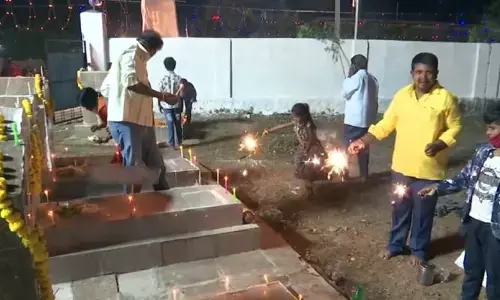 Diwali : శ్మశాన వాటికలో దీపావళి వేడుకలు.. అక్కడ ఇదే సంప్రదాయం అంటా!
