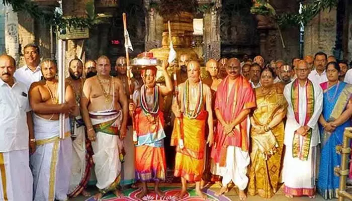 TTD News: శ్రీవారి ఆలయంలో కన్నుల పండుగగా దీపావళి ఆస్థానం వేడుకలు TTD News: శ్రీవారి ఆలయంలో కన్నుల పండుగగా దీపావళి ఆస్థానం వేడుకలు