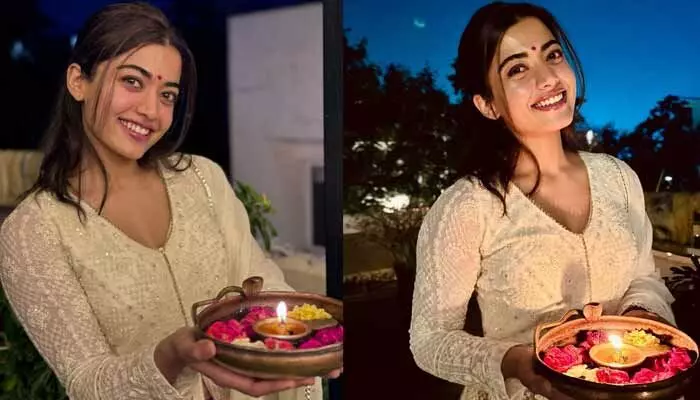 Rashmika Mandanna: కాబోయే అత్తారింట్లో పండుగ చేసుకున్న రష్మిక.. ఎట్టకేలకు కన్ఫర్మ్ చేసేసిందిగా Rashmika Mandanna: కాబోయే అత్తారింట్లో పండుగ చేసుకున్న రష్మిక.. ఎట్టకేలకు కన్ఫర్మ్ చేసేసిందిగా