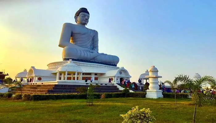 తెలుగు నేలపై వికసించిన మానవతా ధార బౌద్ధం తెలుగు నేలపై వికసించిన మానవతా ధార బౌద్ధం
