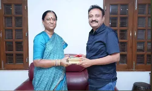 మంత్రిని కలిసిన ఎమ్మెల్యే తోట..