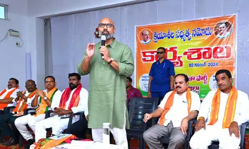 MP Arvind : కేటీఆర్ తన్నులు తినడం ఖాయం