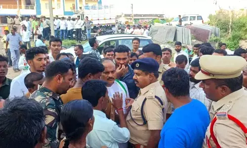 Congress : కులగణన అభిప్రాయ సమావేశంలో రభస