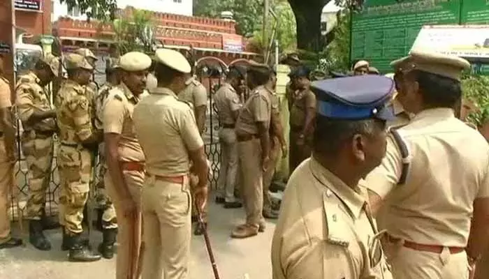 Minor Maid: 15 ఏళ్ల పనిమనిషి దారుణహత్య.. హాట్ ఐరన్ రాడ్డుతో కొట్టి.. సిగరెట్ తో కాల్చి.. Minor Maid: 15 ఏళ్ల పనిమనిషి దారుణహత్య.. హాట్ ఐరన్ రాడ్డుతో కొట్టి.. సిగరెట్ తో కాల్చి..