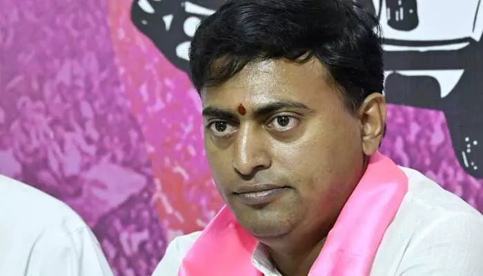 Rakesh Reddy: కాంగ్రెస్ నేతల గుండెల్లో కేసీఆర్ ఉన్నారు Rakesh Reddy: కాంగ్రెస్ నేతల గుండెల్లో కేసీఆర్ ఉన్నారు