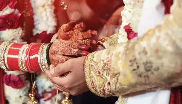 Wedding Season: పండుగ సీజన్ ముగియడంతో పెళ్లిళ్ల సీజన్పై వ్యాపారుల దృష్టి Wedding Season: పండుగ సీజన్ ముగియడంతో పెళ్లిళ్ల సీజన్పై వ్యాపారుల దృష్టి