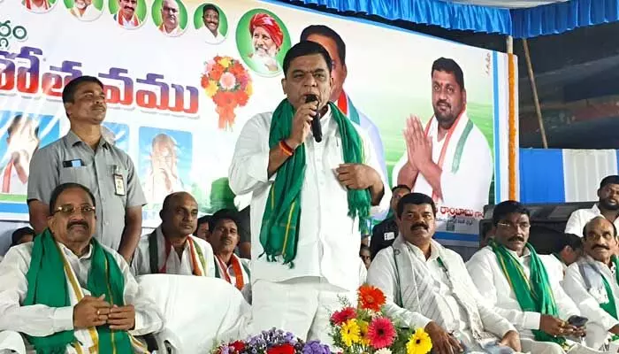 MP Balram : రూ. 22 వేల కోట్లు పక్క దారి పట్టించిన మంత్రి హరీష్ రావు MP Balram : రూ. 22 వేల కోట్లు పక్క దారి పట్టించిన మంత్రి హరీష్ రావు