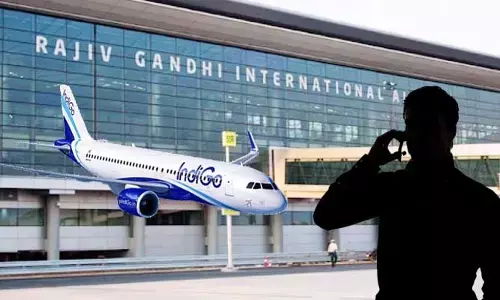 Bomb Threat: విమానానికి బాంబు బెదిరింపు.. శంషాబాద్ ఎయిర్‌పోర్టులో ఎమర్జెన్సీ ల్యాండింగ్