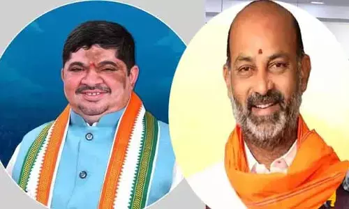 Minister Ponnam : గుజరాత్ గులాములు మీరు..బండి సంజయ్ కి మంత్రి పొన్నం కౌంటర్