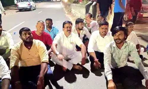 worry : దేవాలయ భూముల కబ్జాపై ఆందోళన