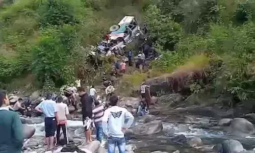 Bus Accident: ఘోర బస్సుప్రమాదం.. 15 మంది మృతి