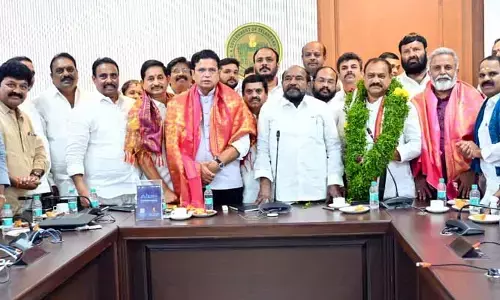 R. Krishnaiah : సచివాలయంలో కులగణనపై సమావేశం.. చర్చల్లో ఆర్. కృష్ణయ్య