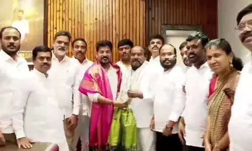 CM Revanth Reddy: సర్వేకు ముందు కీలక పరిణామం.. రేవంత్ రెడ్డితో ఆర్.కృష్ణయ్య భేటీ