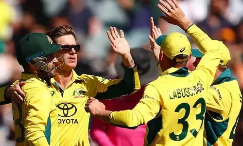 AUS VS PAK : ఆసిస్ చేతిలో పాక్ చిత్తు.. కీలక ఇన్నింగ్స్ ఆడిన కమిన్స్