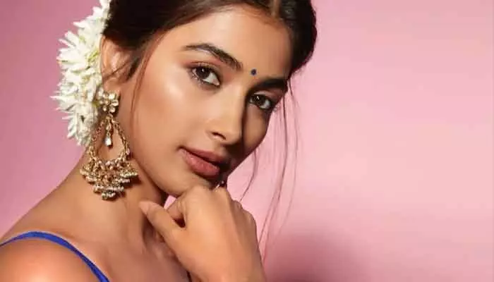 Pooja Hegde : బుట్టబొమ్మ కం బ్యాక్.. ఏకంగా ఐదు చిత్రాలకు సైన్! Pooja Hegde : బుట్టబొమ్మ కం బ్యాక్.. ఏకంగా ఐదు చిత్రాలకు సైన్!