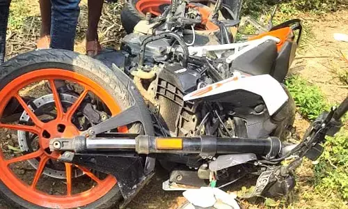 serious injuries : ద్విచక్ర వాహనం కిందపడి యువకులకు తీవ్రగాయాలు