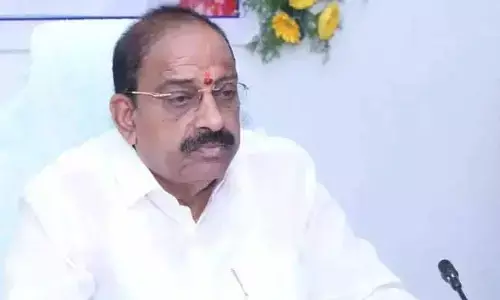 Minister Thummala: పత్తి కొనుగోళ్లపై మంత్రి తుమ్మల సమీక్ష.. రైతులకు కీలక సూచన