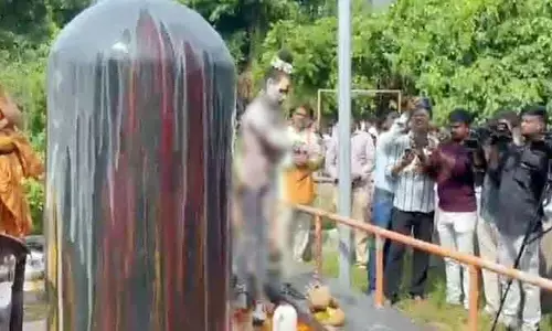 దమ్ముంటే నన్ను, నా పూజలు ఆపండి : విశాఖలో సర్కార్‌కు అఘోరీ చాలెంజ్