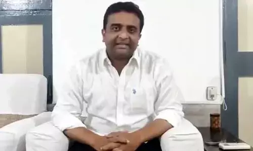 వైసీపీ ఎస్ఎమ్ కో ఆర్డినేషటర్ల అరెస్ట్: మాజీ ఎమ్మెల్యే కాసు ఆగ్రహం