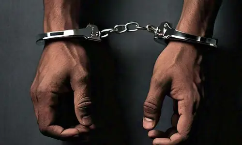 Illegal arrest: ఓ వ్యక్తిని అక్రమంగా అరెస్టు చేసిన పోలీస్.. రూ.2లక్షల జరిమానా విధించిన కోర్టు