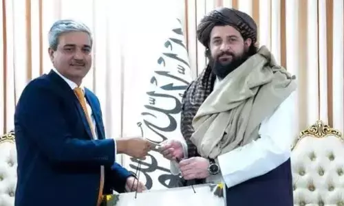 Taliban : ముల్లా ఉమర్ కుమారుడితో భారత విదేశాంగ శాఖ ఉన్నతాధికారి భేటీ