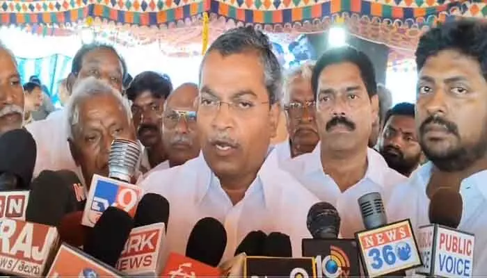 MLA Krishna Prasad : జోగి రమేష్ గొంగళిపురుగు లాంటోడు : ఎమ్మెల్యే వసంత వెంకట కృష్ణ ప్రసాద్ MLA Krishna Prasad : జోగి రమేష్ గొంగళిపురుగు లాంటోడు : ఎమ్మెల్యే వసంత వెంకట కృష్ణ ప్రసాద్