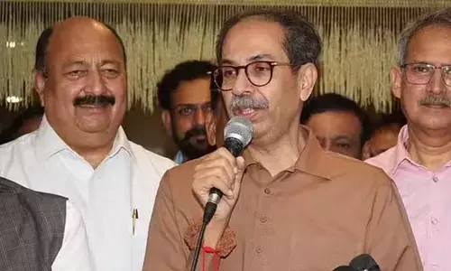 Shivasena Ubt: అబ్బాయిలకు ఉచిత విద్య, ధారావి ప్రాజెక్టు రద్దు.. శివసేన(యూబీటీ) మేనిఫెస్టో రిలీజ్
