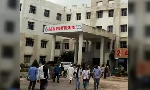Mallareddy Hospital : మల్లారెడ్డి ఆసుపత్రి ఎదుట రోగి బంధువుల ధర్నా