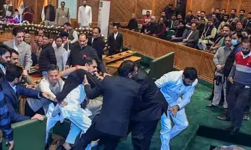 Jammu Kashmir Assembly: కశ్మీర్ అసెంబ్లీలో మూడో రోజూ కొనసాగిన ఆందోళనలు.. ఎందుకీ నిరసనలు?