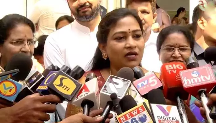 AP News: జగన్ ఇలాగే ఉంటే 175 మావే.. హోంమంత్రి అనిత సంచలన వ్యాఖ్యలు AP News: జగన్ ఇలాగే ఉంటే 175 మావే.. హోంమంత్రి అనిత సంచలన వ్యాఖ్యలు