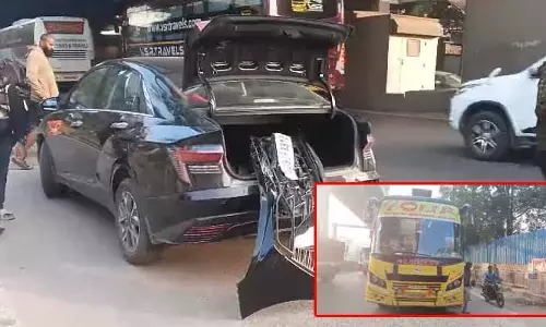 Hyderabad Accidents: ఈఎస్ఐ మెట్రో స్టేషన్ వద్ద ట్రావెల్స్ బస్సు బీభత్సం.. కేపీహెచ్ బీలో వ్యక్తి మృతి