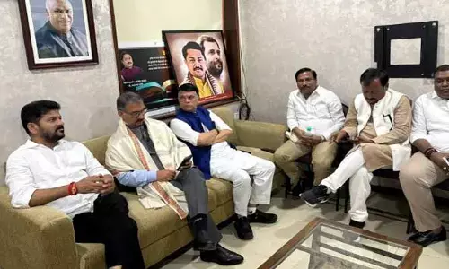 Maharashtra Elections : మహారాష్ట్ర పీసీసీ ఆఫీస్‌లో సీఎం రేవంత్ రెడ్డి మీటింగ్