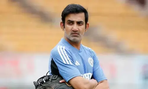 తల్లి ఐసీయూలో ఉండగానే.. ఇంగ్లండ్‌కు గంభీర్