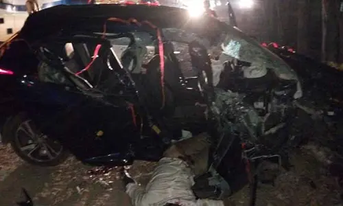 Road Accident: పెళ్లింట తీవ్ర విషాదం.. జగిత్యాల జిల్లాలో ఆర్టీసీ బస్సు కారు ఢీ