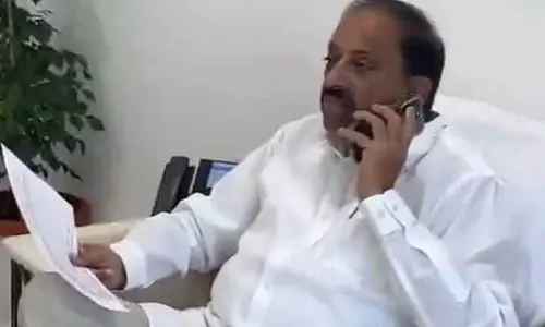 Cotton : పత్తి కొనుగోళ్లపై స్పష్టత.. సీసీఐ, జిన్నింగ్​ మిల్లులతో మరోసారి మంత్రి తుమ్మల సమావేశం