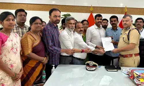 కలెక్టర్‌పై దాడి ఎఫెక్ట్.. డీజీపీని కలిసిన ఉద్యోగ జేఏసీ లీడర్స్