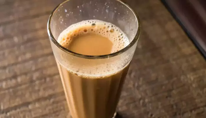 Tea Side Effects: టీ అతిగా తాగేవారు.. వీటి గురించి తెలుసుకోవాల్సిందే! Tea Side Effects: టీ అతిగా తాగేవారు.. వీటి గురించి తెలుసుకోవాల్సిందే!