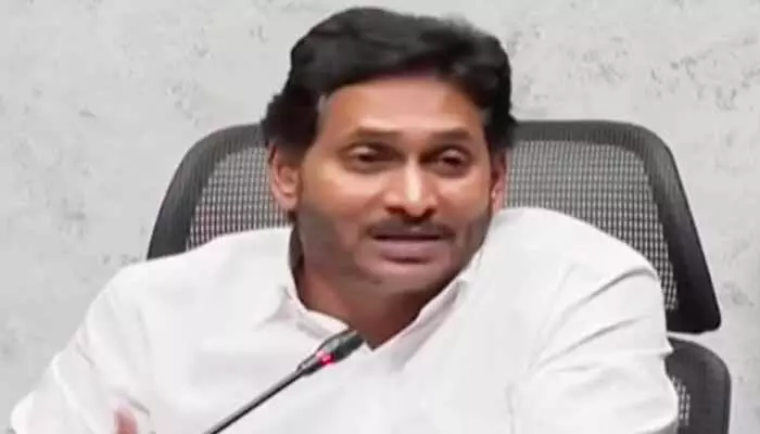YS Jagan: ఎన్టీఆర్కు మించి చంద్రబాబు నటిస్తున్నారు.. వైస్ జగన్ సెన్సేషనల్ కామెంట్స్ YS Jagan: ఎన్టీఆర్కు మించి చంద్రబాబు నటిస్తున్నారు.. వైస్ జగన్ సెన్సేషనల్ కామెంట్స్